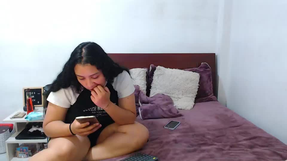 scarlett_brown69 Webcam Chat August 24, 2026