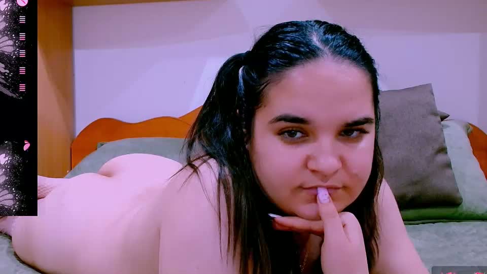 ella_minnie Webcam Chat August 24, 2026
