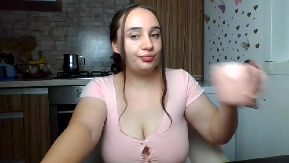 curvybombb Webcam Chat August 24, 2026