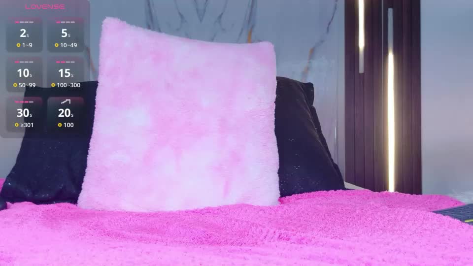 scarleht_blonde Webcam Chat August 24, 2026