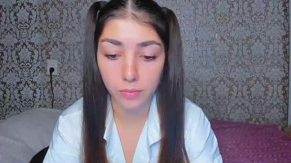 adrianakuiper Webcam Chat August 24, 2026