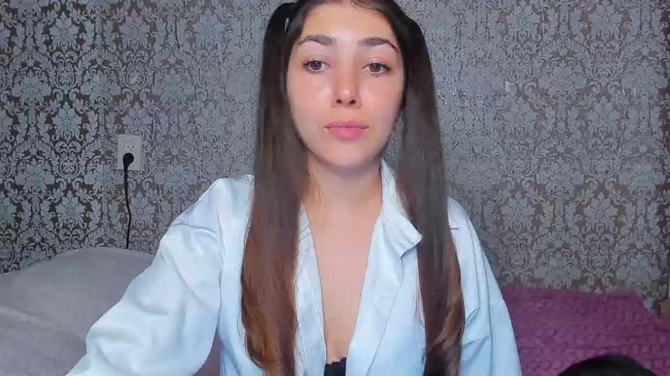 adrianakuiper Webcam Chat August 24, 2026