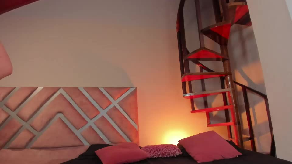 bella_corbin Webcam Chat August 24, 2026