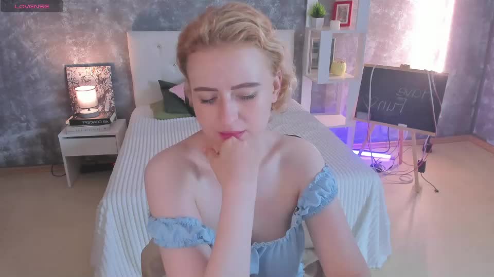 shiny_lisss Webcam Chat August 24, 2026