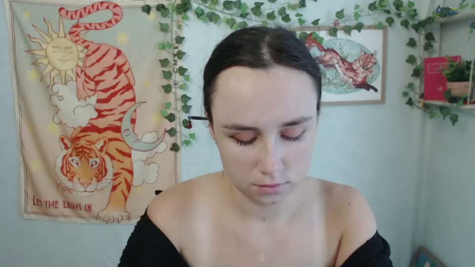 veryveryvery_shy Webcam Chat August 24, 2026