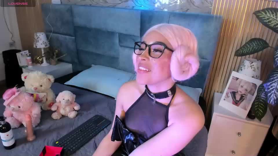 delphine_doll Webcam Chat August 24, 2026