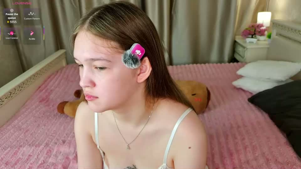 playfulmelly Webcam Chat August 24, 2026