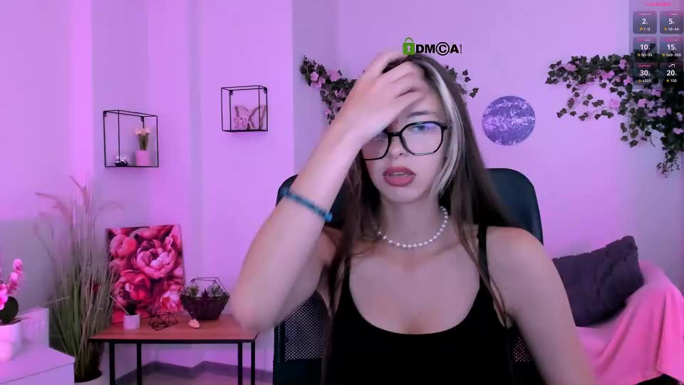 mia_mooon_ Webcam Chat August 24, 2026
