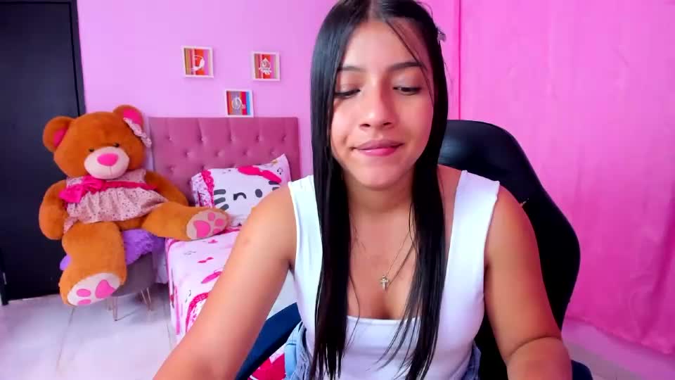 zara_cute18 Webcam Chat August 25, 2026