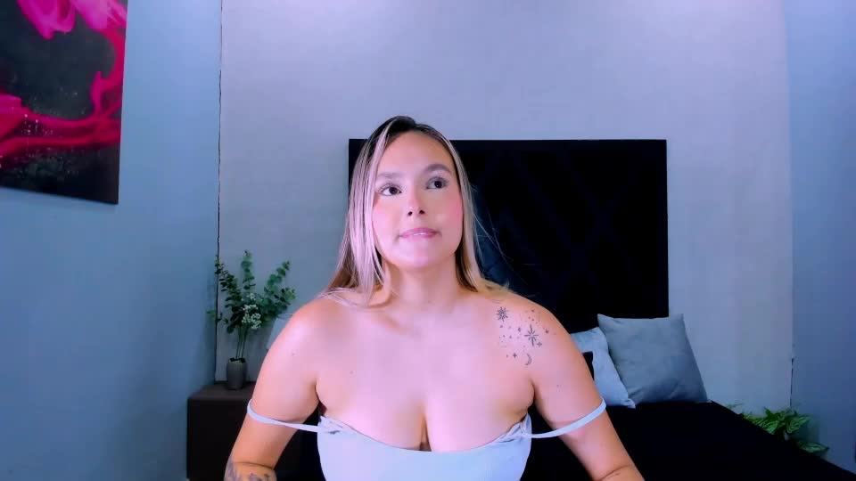 emmaa_white_ Webcam Chat August 25, 2026