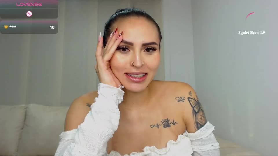 petite_linda Webcam Chat August 25, 2026