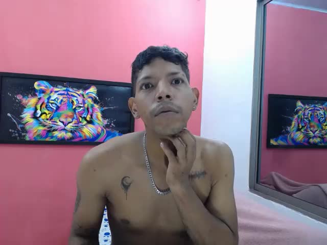latinosninfomanos Webcam Chat August 25, 2026