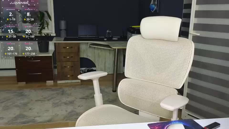 karinadeniss Webcam Chat August 25, 2026