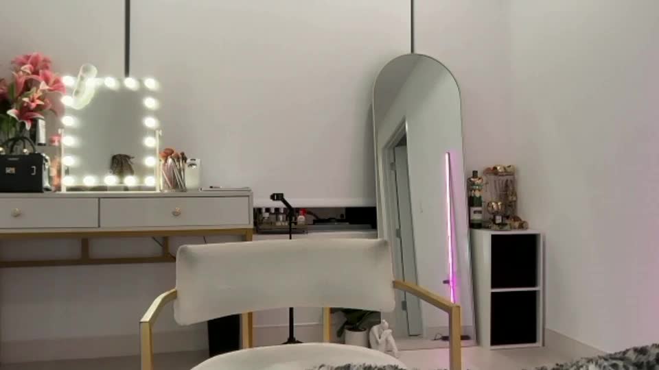 taylorxviolet Webcam Chat August 25, 2026
