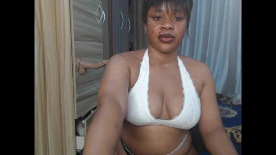 chocox_petitqueen Webcam Chat August 25, 2026