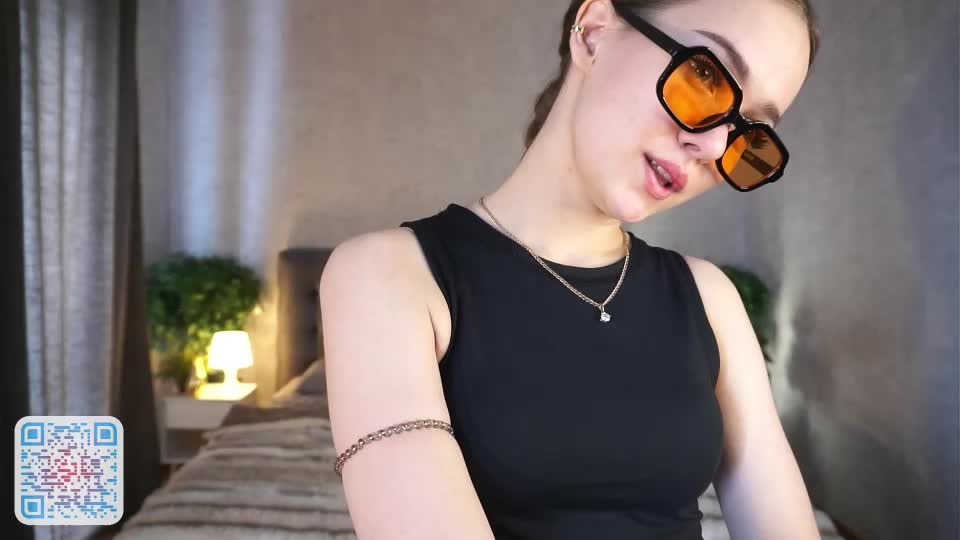 auroralowen Webcam Chat August 26, 2026