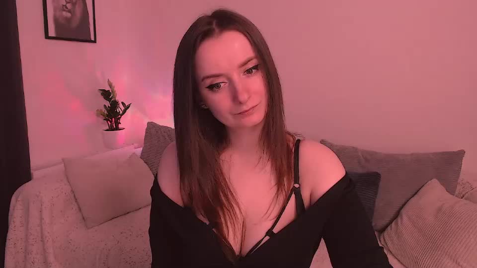 mia_muuur Webcam Chat August 26, 2026