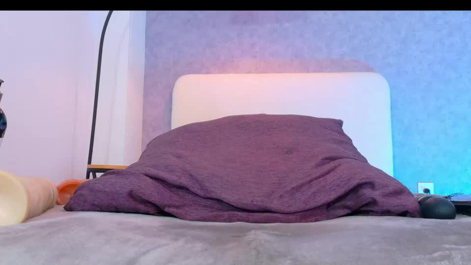 lanna_w Webcam Chat August 26, 2026
