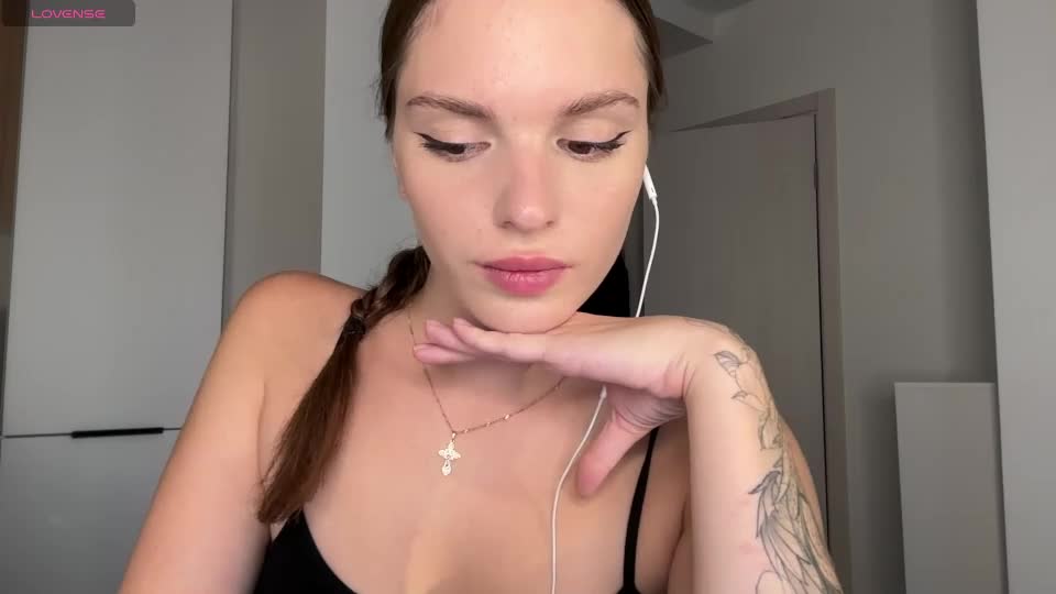 frenzyfoxs Webcam Chat August 26, 2026
