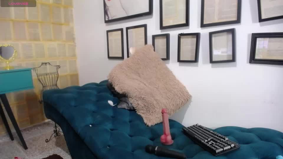 amelierose1 Webcam Chat August 26, 2026