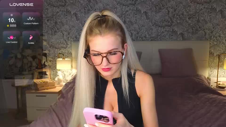 emilydancee Webcam Chat August 26, 2026
