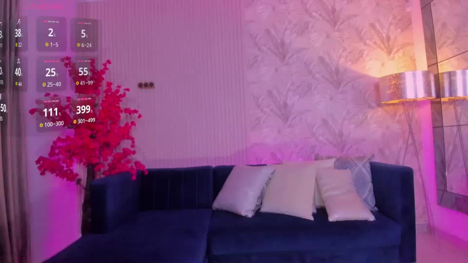 viiolet_rosee Webcam Chat August 26, 2026