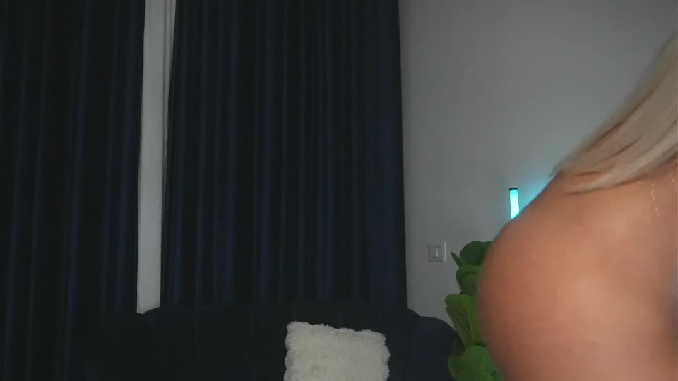 chrystalcade Webcam Chat August 26, 2026