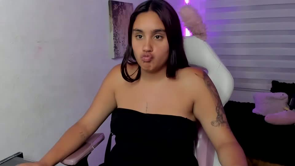 caroline_rodriguez_9 Webcam Chat August 26, 2026