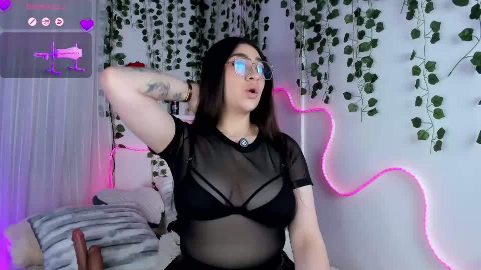 samii_evanns Webcam Chat August 27, 2026