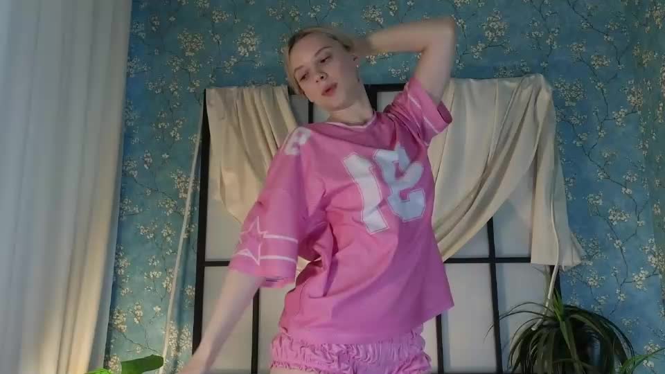 katt_yy Webcam Chat August 27, 2026