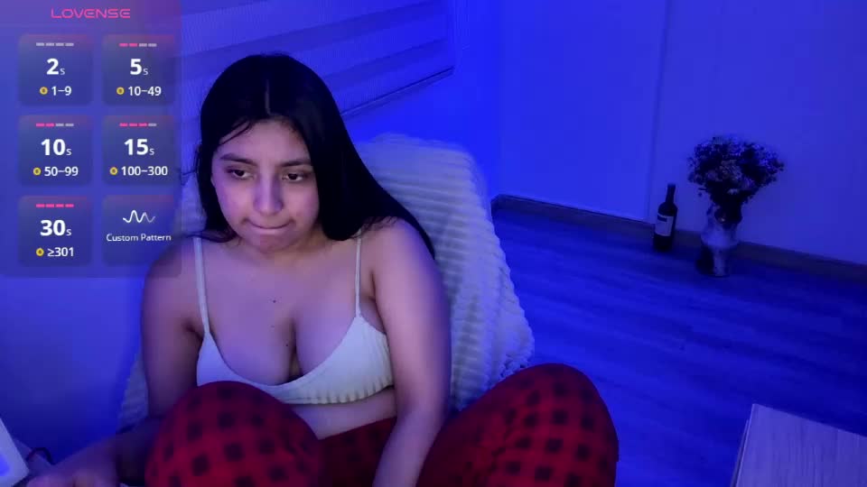 cloe_small08 Webcam Chat August 27, 2026