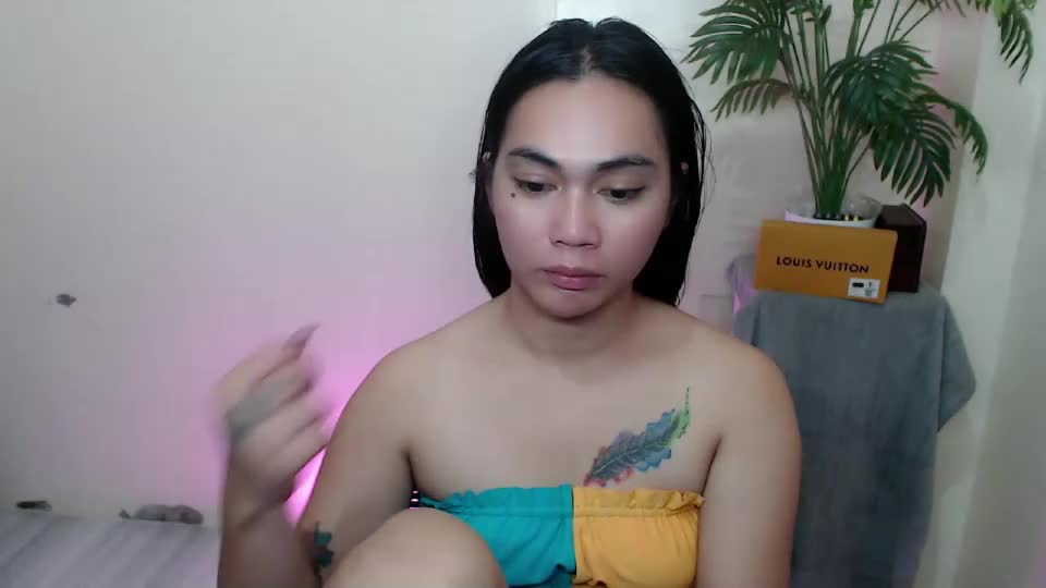 urasian_erica Webcam Chat August 27, 2026