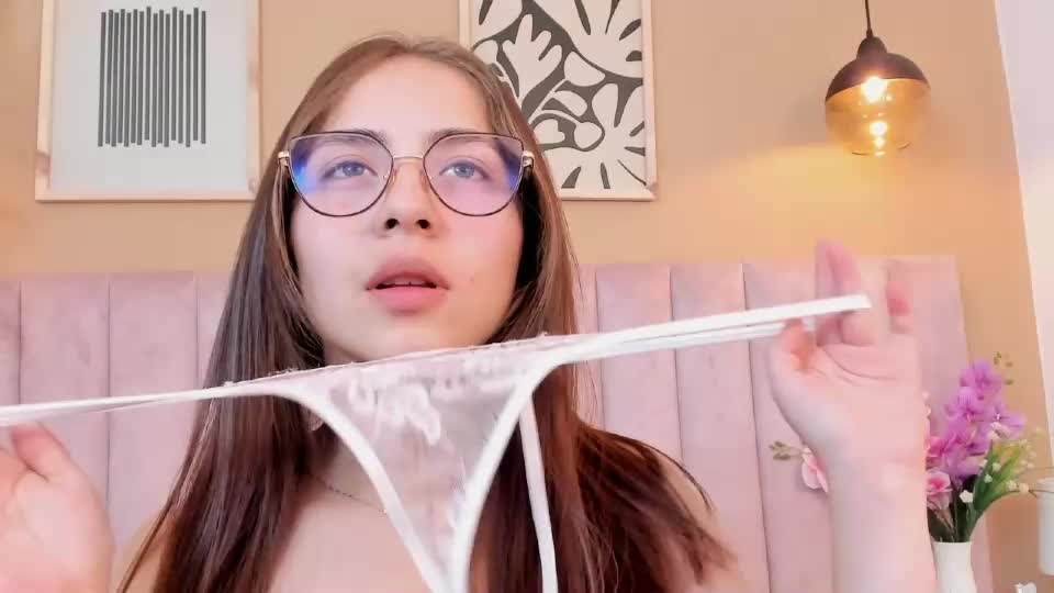 kely_morgan Webcam Chat August 27, 2026