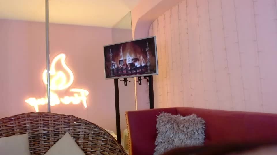 incredible_foxxy Webcam Chat August 27, 2026