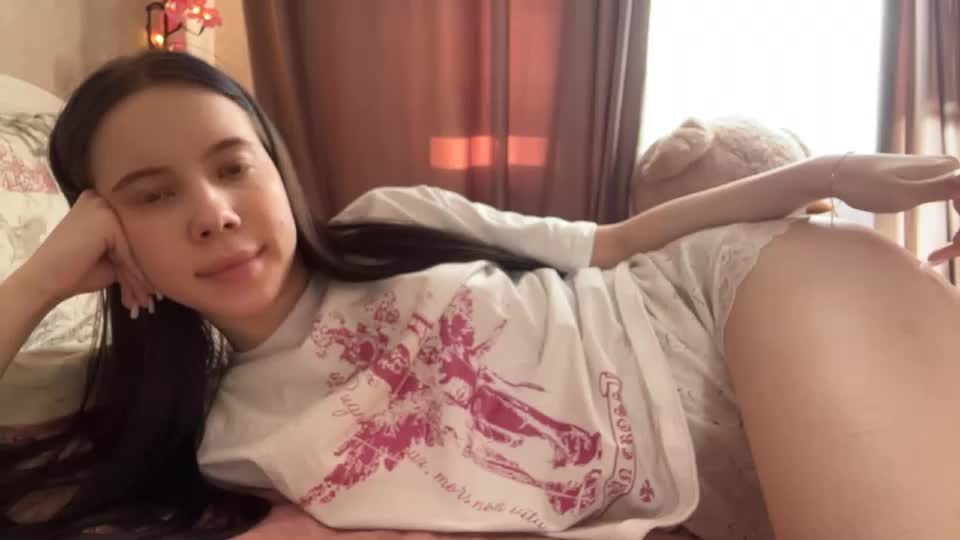 estellezdebski Webcam Chat August 27, 2026