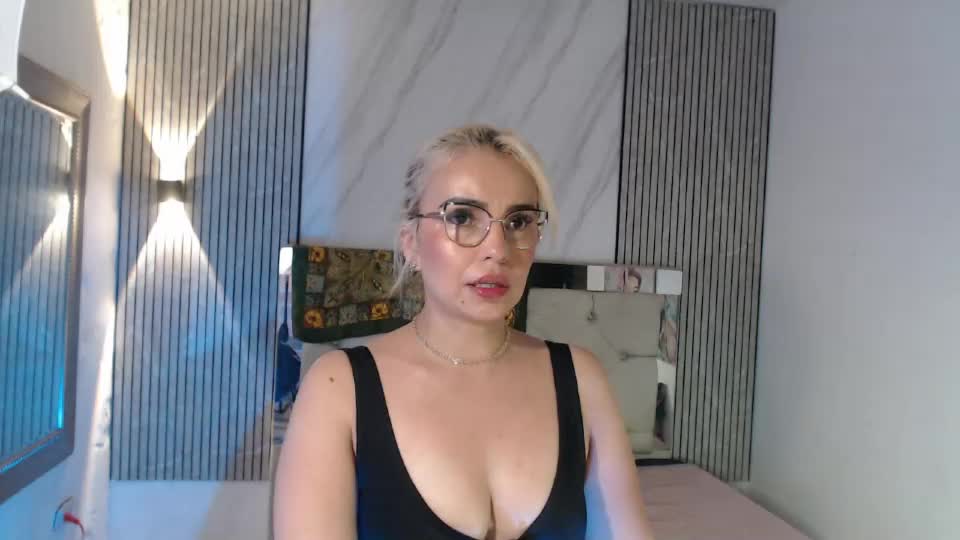 julieta__fox_ Webcam Chat August 27, 2026