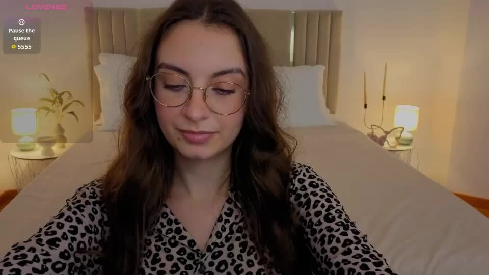 bellavibee Webcam Chat August 27, 2026