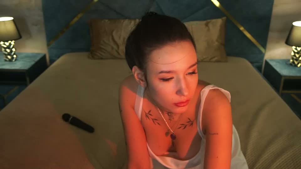 nikkigoldx Webcam Chat August 27, 2026