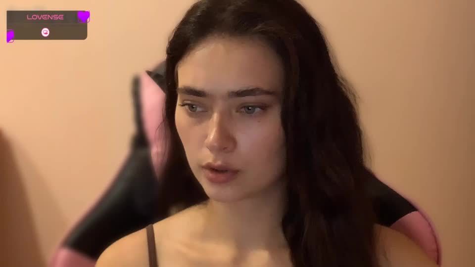 mmm_m_meow Webcam Chat August 27, 2026