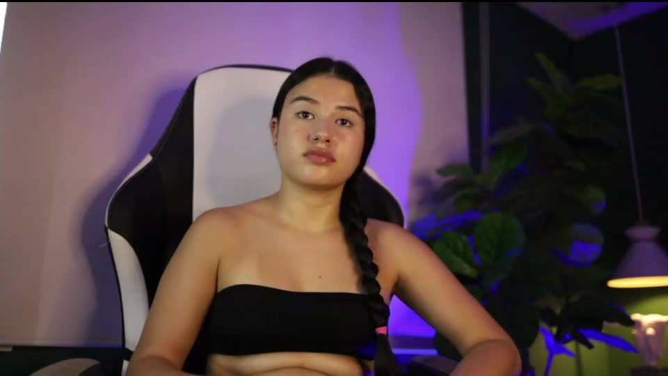 danaa_rousee_ Webcam Chat August 27, 2026