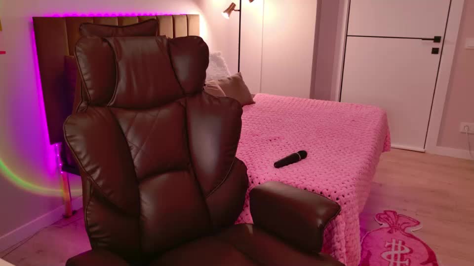 born_to_blow_ Webcam Chat August 27, 2026