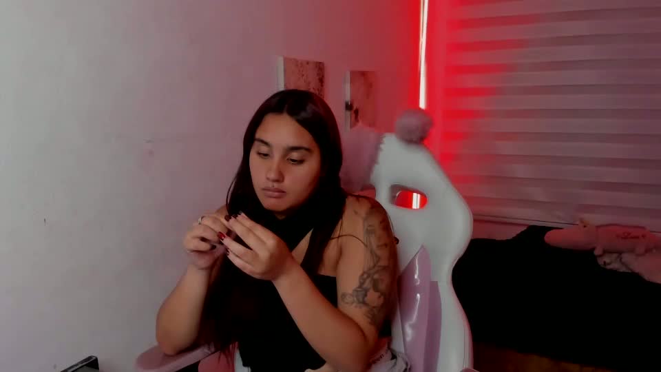 kir_ely Webcam Chat August 27, 2026