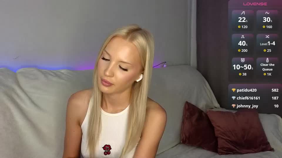 cutiefull_lion Webcam Chat August 27, 2026