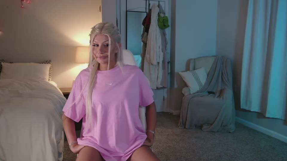 daisyy888 Webcam Chat August 28, 2026