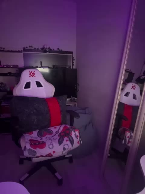 Honey_buns Webcam Chat August 29, 2026