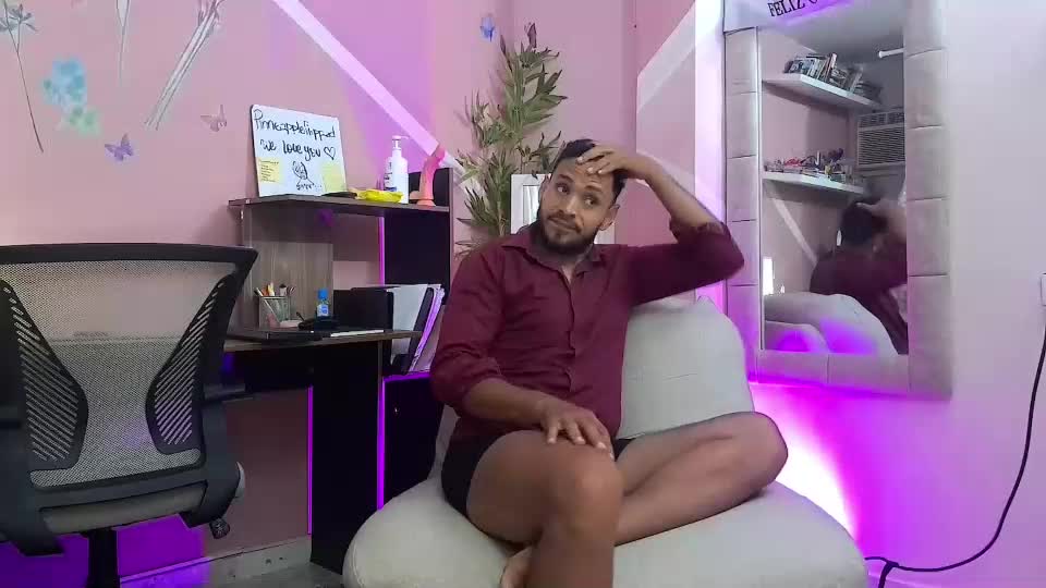 pineappleflipped Webcam Chat August 29, 2026