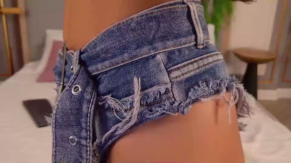 adoracortes Webcam Chat August 29, 2026