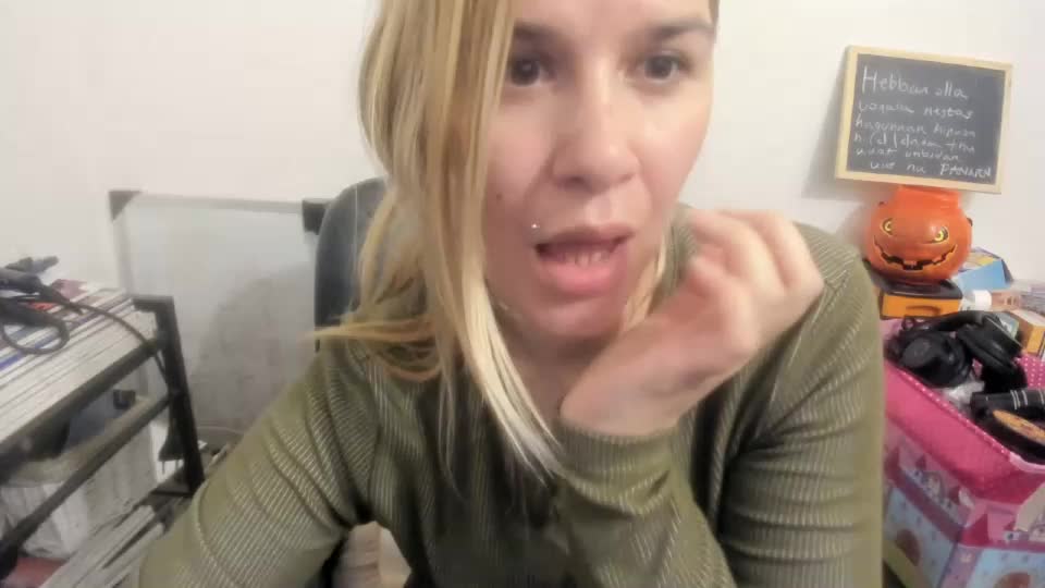 artsyandcraftsy_ Webcam Chat August 30, 2026