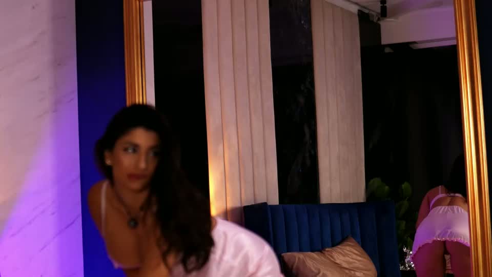 chloeesin Webcam Chat August 30, 2026