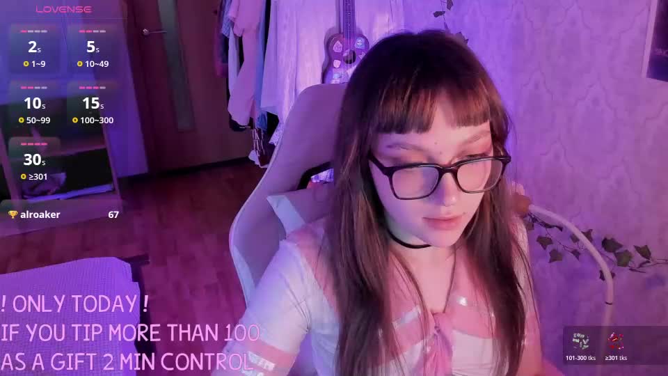 rileynymph Webcam Chat August 30, 2026